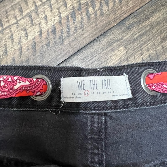 We the free | Belted Black Denim Cutoff Shorts - Picture 4 of 5